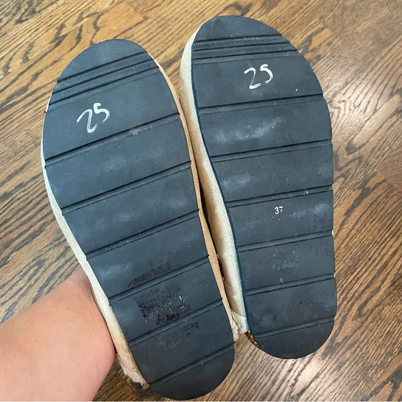 FREE PEOPLE Damon Clogs Tan Suede Faux Fur Textile Insoles Slip Ons - Picture 13 of 14